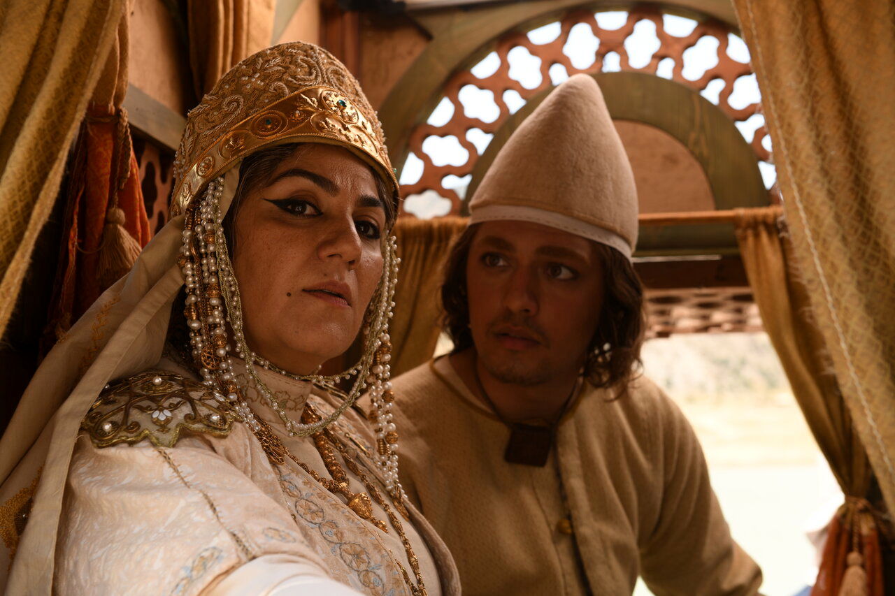 ستاره اسکندری و حسام منظور در نقش مادر و پدر سلمان فارسی