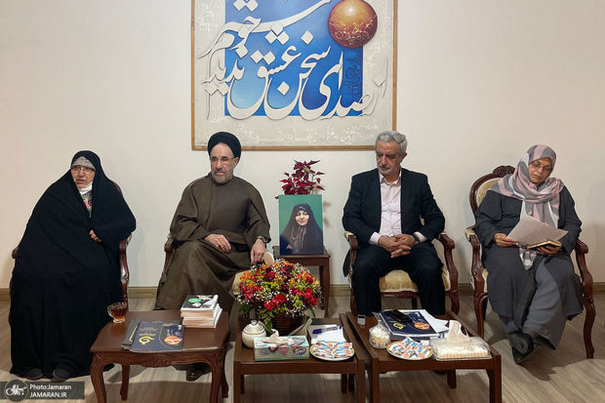 سیدمحمد خاتمی: نمی توانیم حجاب را به زور تحمیل کنیم