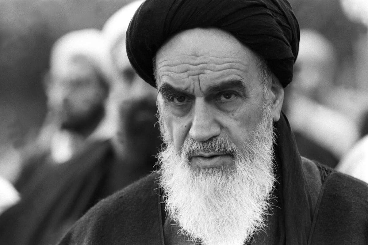 ماجرای تذکر امام خمینی (ره) درباره آخوند‌های بی سواد و مقدس نماهای احمق 