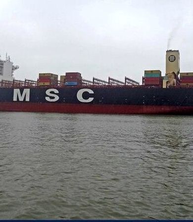 گزینه توقیف کشتی‌های تجاری در تنگه هرمز روی میز تهران است؟