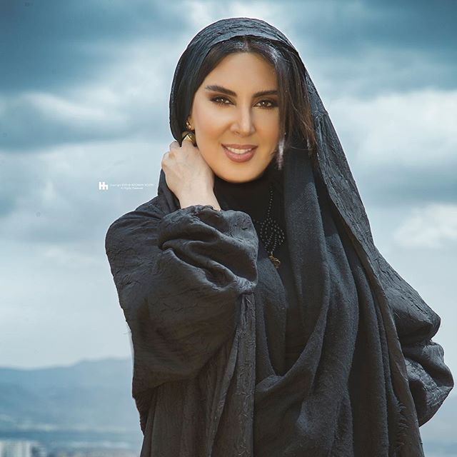 لیلا بلوکات با یک استایل پاییزی آفتابی شد/ عکس