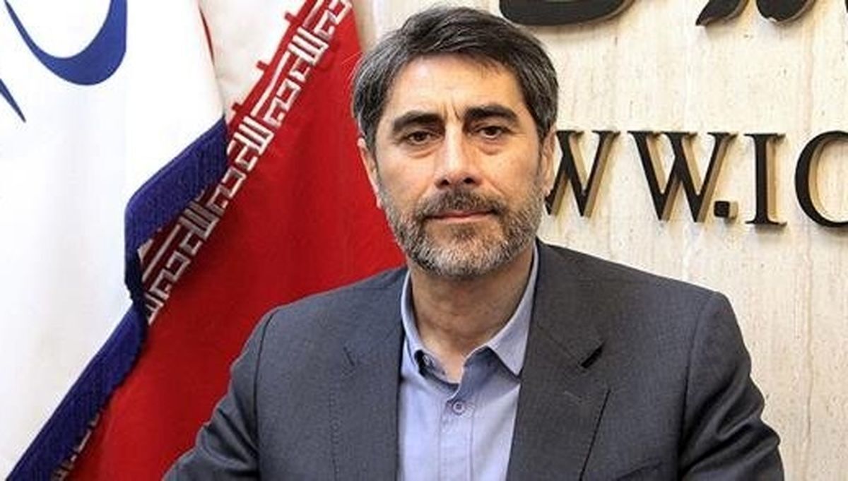 حسینی، نماینده مجلس: ازدحام در دفاتر پلیس+۱۰ به واسطه توقیف خودروهای خانم‌های بی‌حجاب به قدری بود که انگار یک همایش و یک تجمع عظیم است / در این ماجرا بعضی از افراد خودی هم نادانی‌هایی می‌کنند
