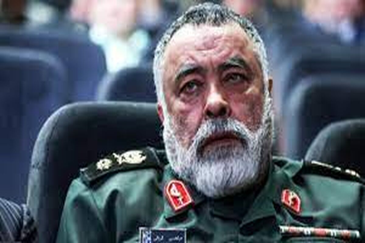 کسانی که نیروهای ارزشی را زیرسوال می‌برند منافق‌اند