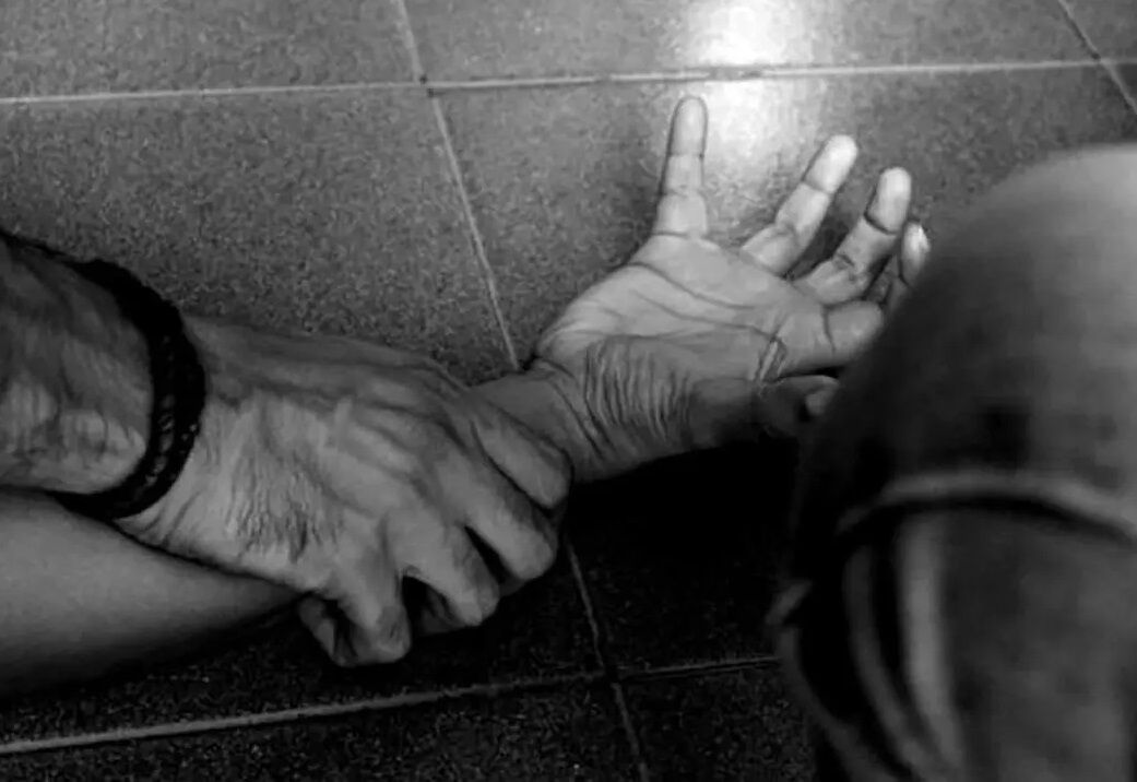 آزار جنسی منشی جوان توسط پسر مدیرعامل /در شرکت تنهام بودم که به سراغم آمد