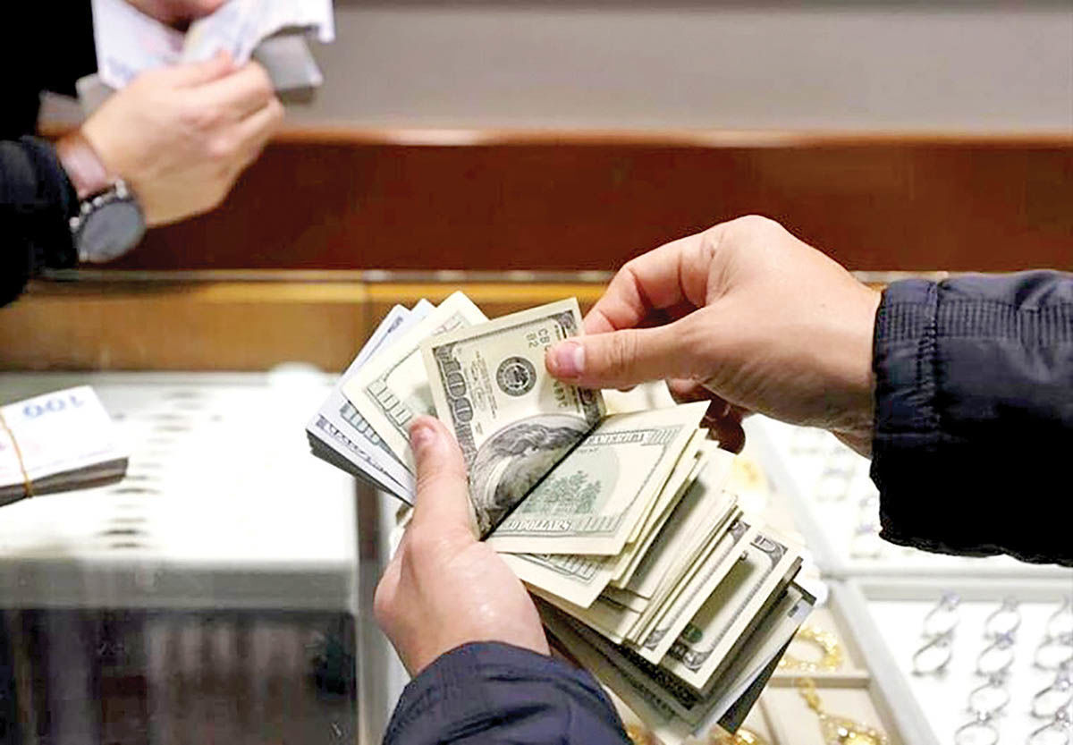 شایعه کمبود دلار در بازار/ دلار سهمیه ای قطع شد؟