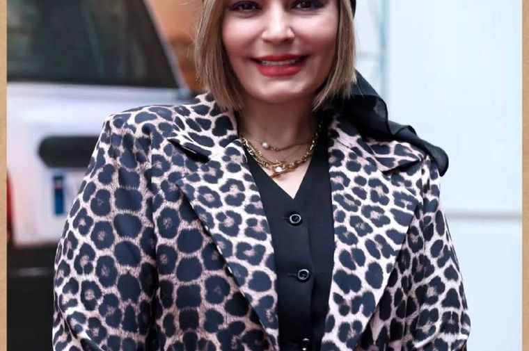 کافه گردی مرضیه آوای باران با استایل رنگارنگ