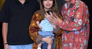 استوری احساسی مونا کرمی در تولد پدر همسرش