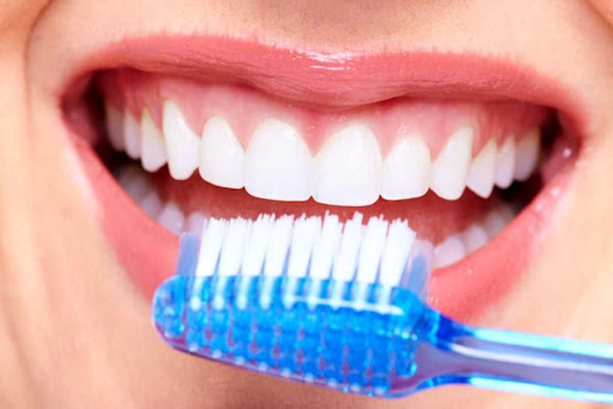 مسواک برقی بهتر است یا دستی؟/ این افراد حتما مسواک برقی بخرند