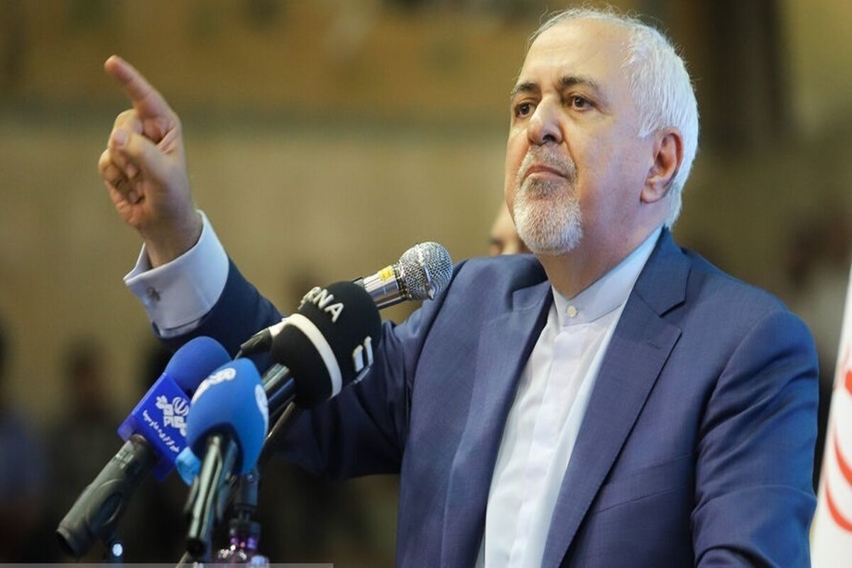  فیلمی از شوخی جالب ظریف با عکس پربازدیدش در کنار پزشکیان