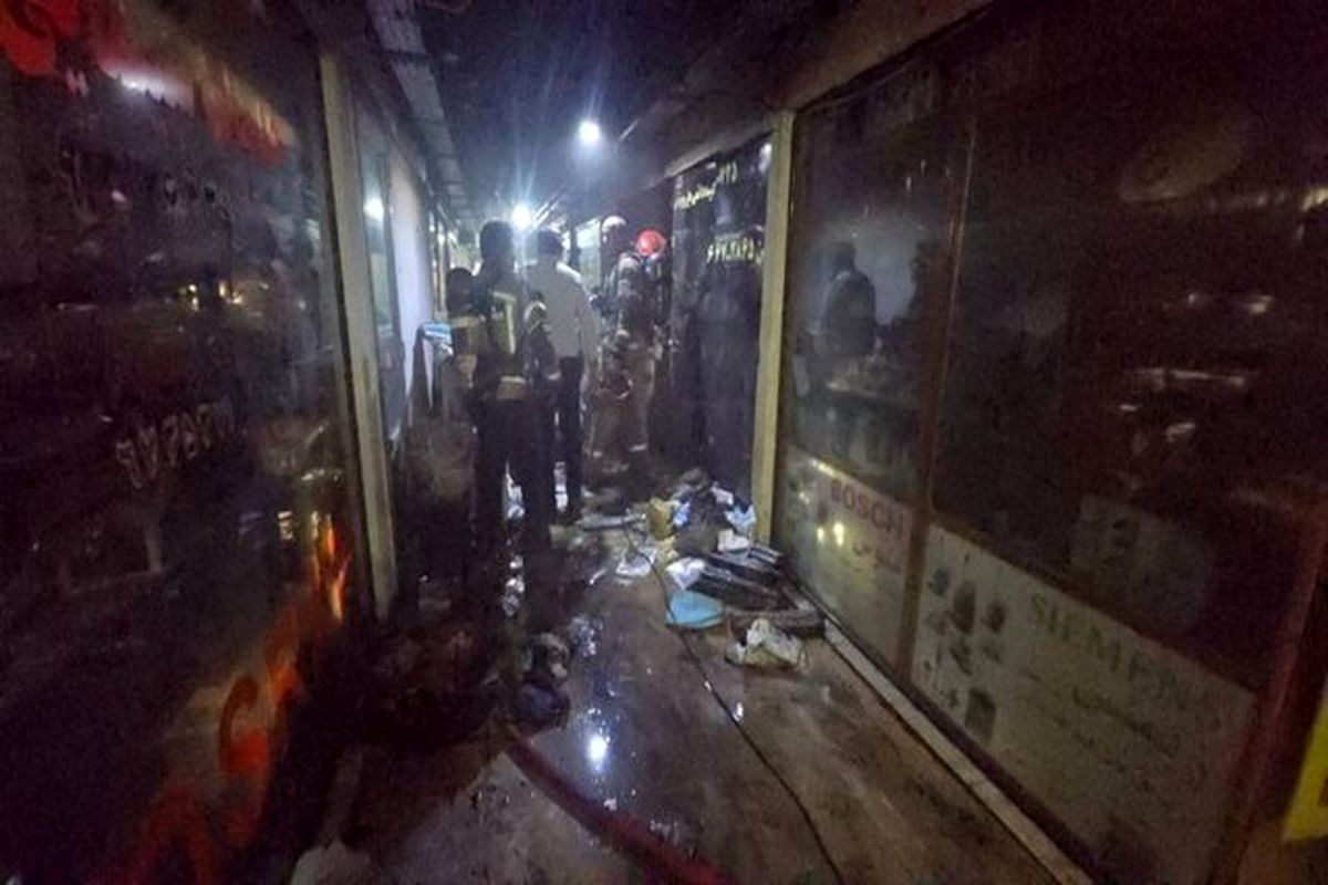 آتش‌سوزی ساختمان ۱۲ طبقه تجاری در جمهوری