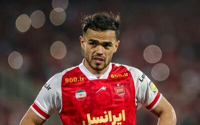نیمکت‌نشینی در پرسپولیس کار دست اورونوف داد