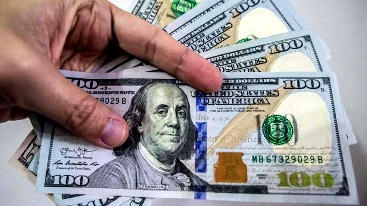 کاهش قیمت دلار در بازار/ دلار به 60 هزارتومان می رسد