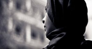 زن جوان در کلانتری: همسرم می‌خواست من و دخترم را بکشد