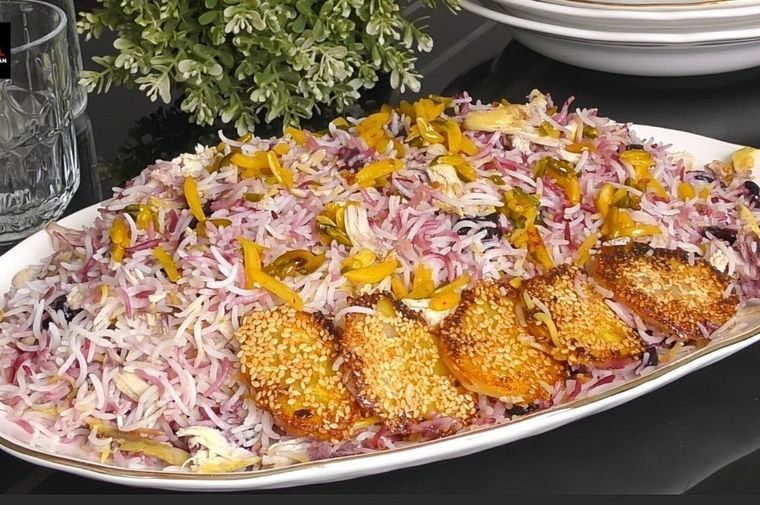  طرز تهیه آلبالو پلو مجلسی با مرغ ریش‌ریش