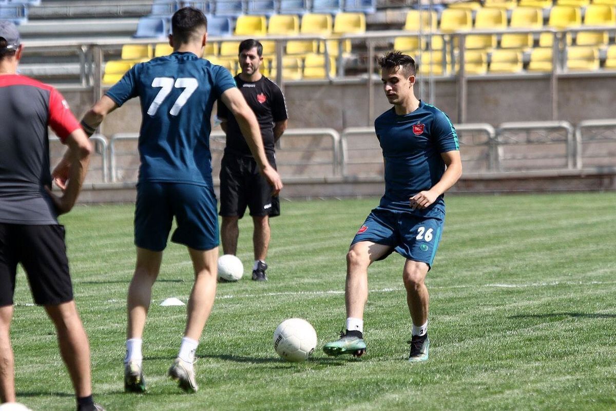 هافبک پرسپولیس رسما جدا شد