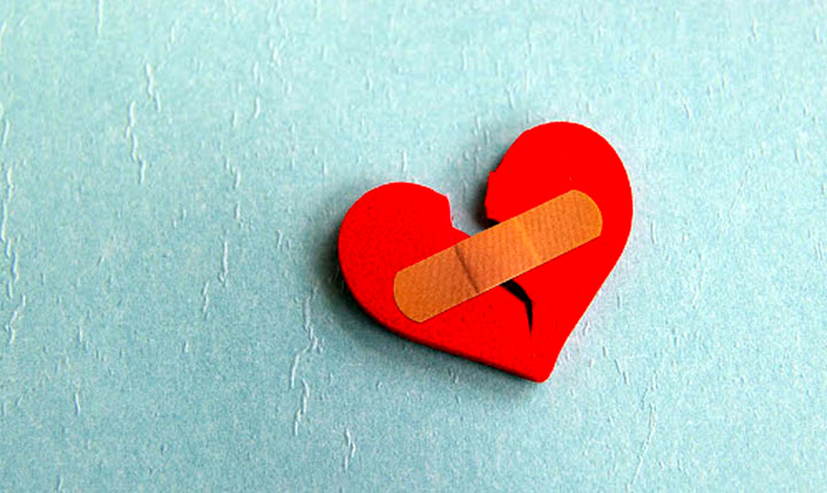 از خلوت شوهرم با منشی اش عکس های زننده ای دیدم ...