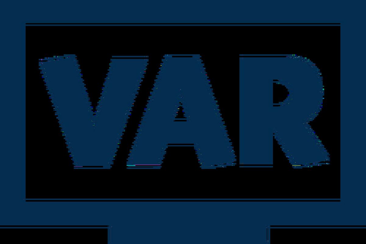 VAR نمی‌آورند چون یک تیم ضرر می‌کند/چطور می‌گویند تحریم هستیم ولی پول خارجی‌های فوتبال را می‌دهند؟