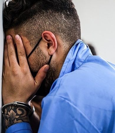 تصاویر دلخراش از مرد رشتی که باجناق و خواهرزنش را کشت!