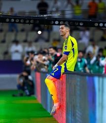 کریستیانو رونالدو به رکورد بازیکن سابق آرسنال رسید+توضیحات