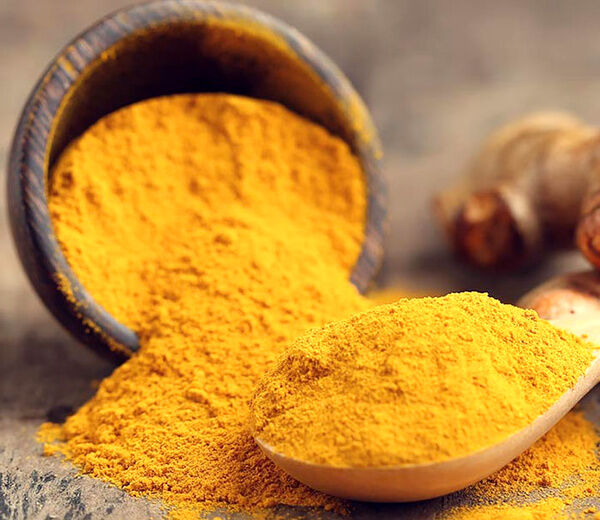 تاثیر زردچوبه روی داشتن پوستی شفاف و جوان