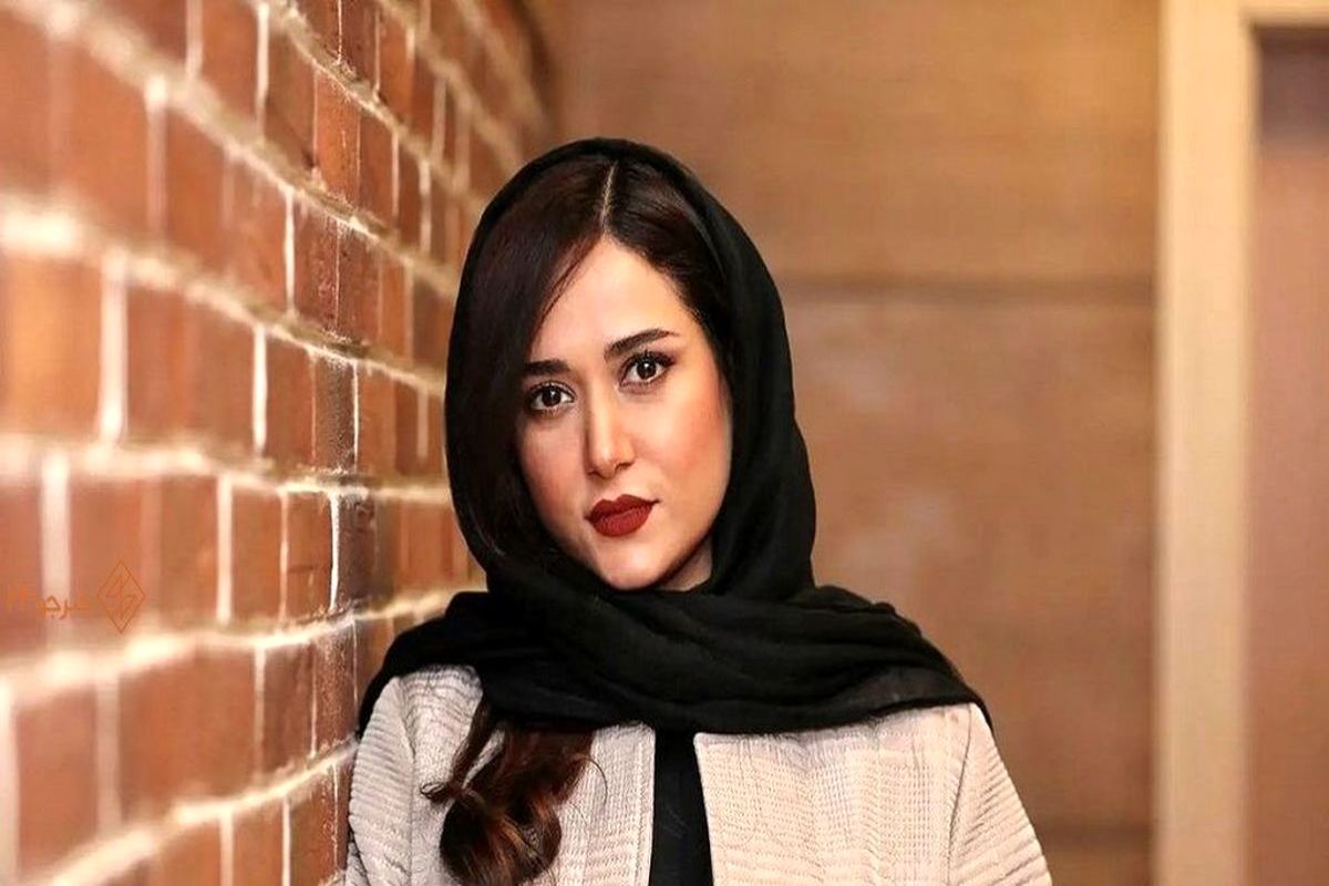 جواهرات گالری علی دایی زیبایی پریناز را چندبرابر کرد /همسر دایی هم خوش سلیقه است! +ببینید