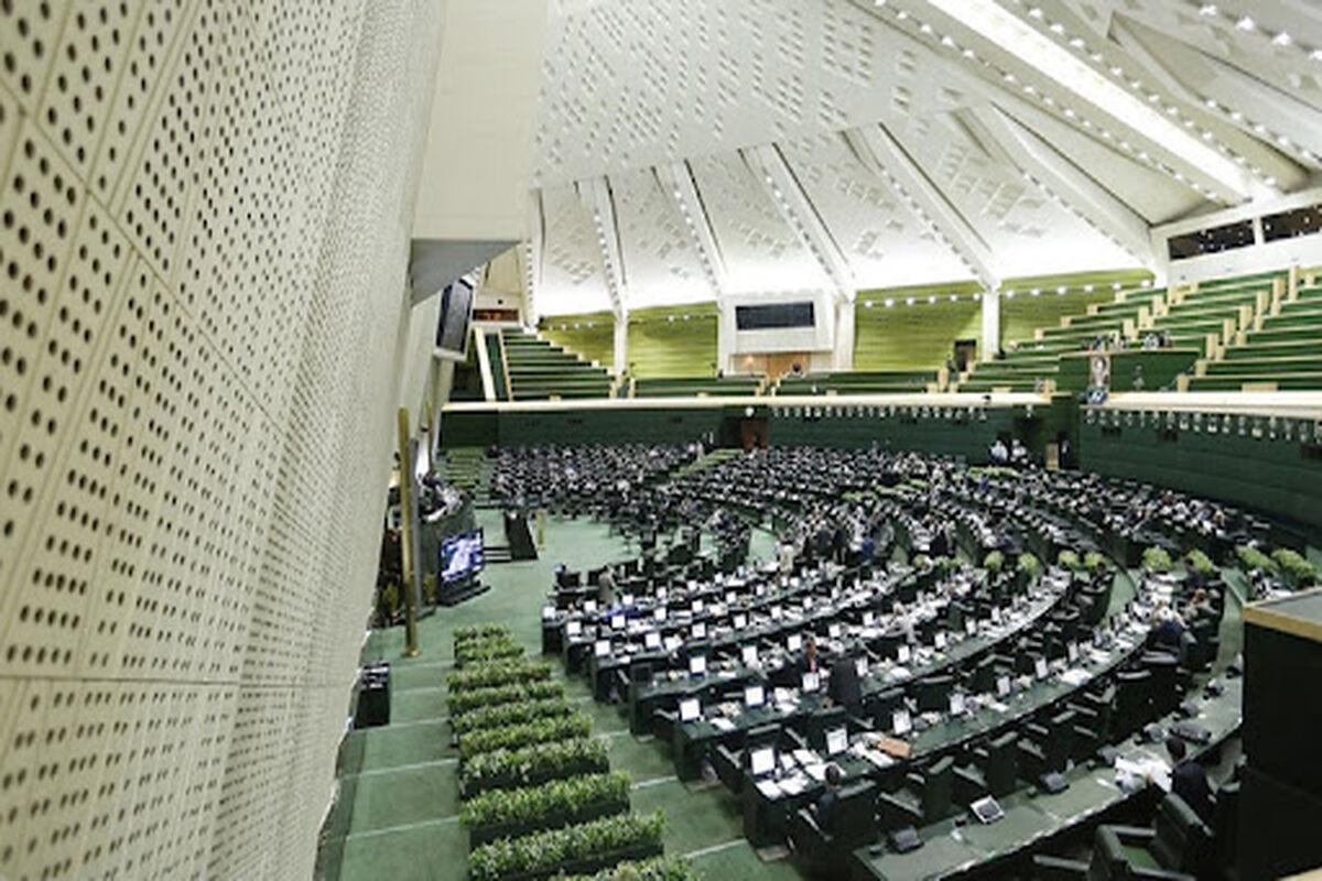 درگیری لفظی دو نماینده درباره واکسن «کرونا»
