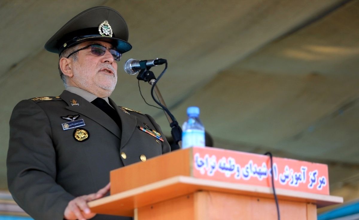 اینکه بگوییم مسئولین ما خلافکار و دزد هستند باعث می‌شود که جوان ما در ایران نماند
