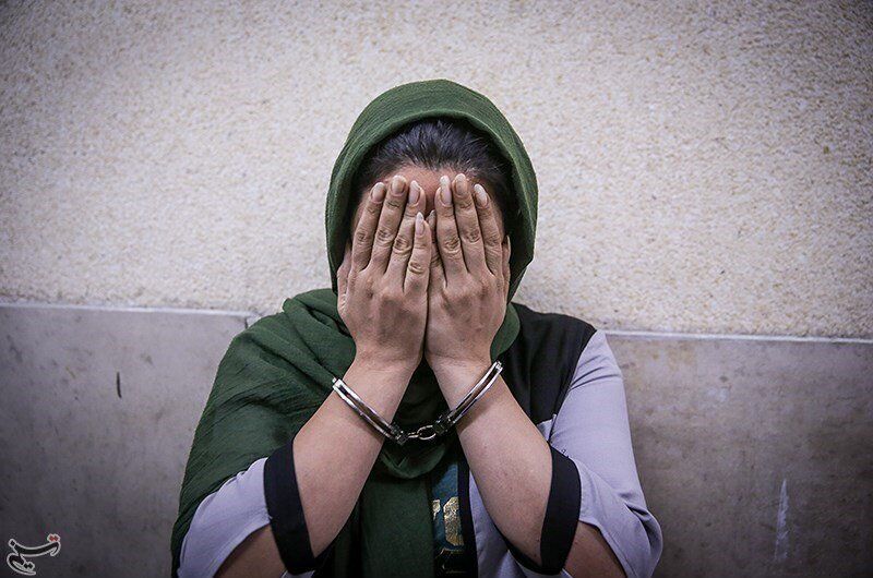 شگرد جدید زن فریبکار در سرقت از طلافروشی