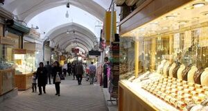 دلار بالا رفت، طلا و سکه عقب نشستند