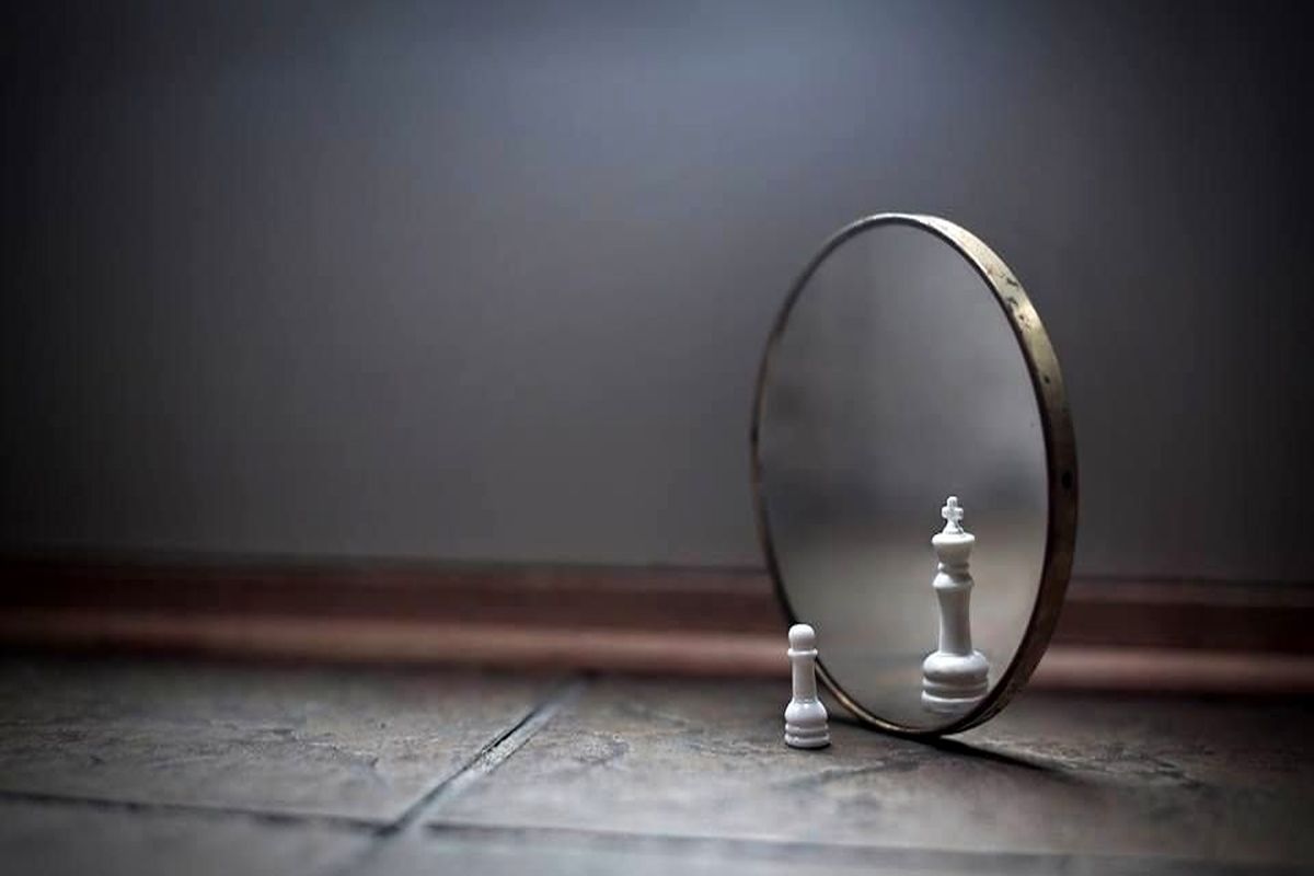 چرا خودشیفته‌ها جذب نظریه‌های توطئه می‌شوند؟