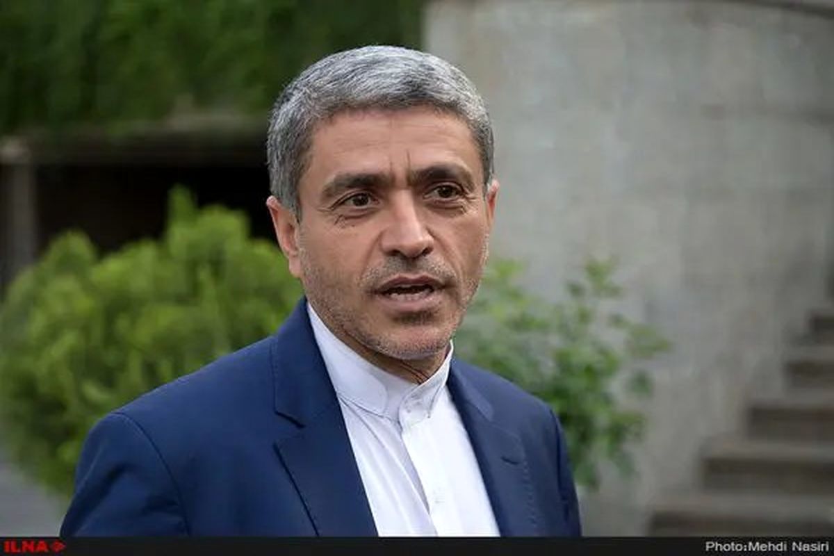 عکسی دیده نشده از تیپ متفاوت علی طیب‌نیا در جوانی