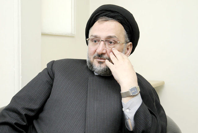 افشاگری روحانی جنجالی از جلوگیری از حضور خاتمی در مراسم بزرگداشت هاشمی رفسنجانی