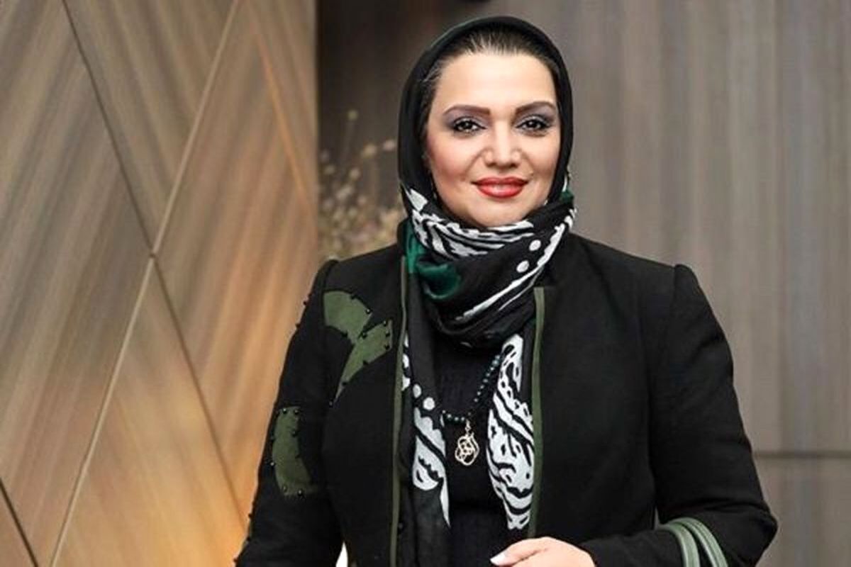 الهام پاوه نژاد مردانه زیر تابوت مادرش را گرفت +عکس