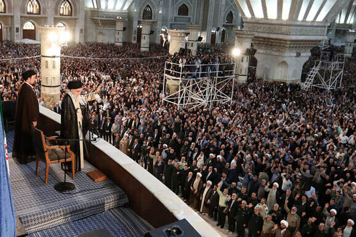 رهبر انقلاب: امام خمینی روح جمهوری اسلامی است