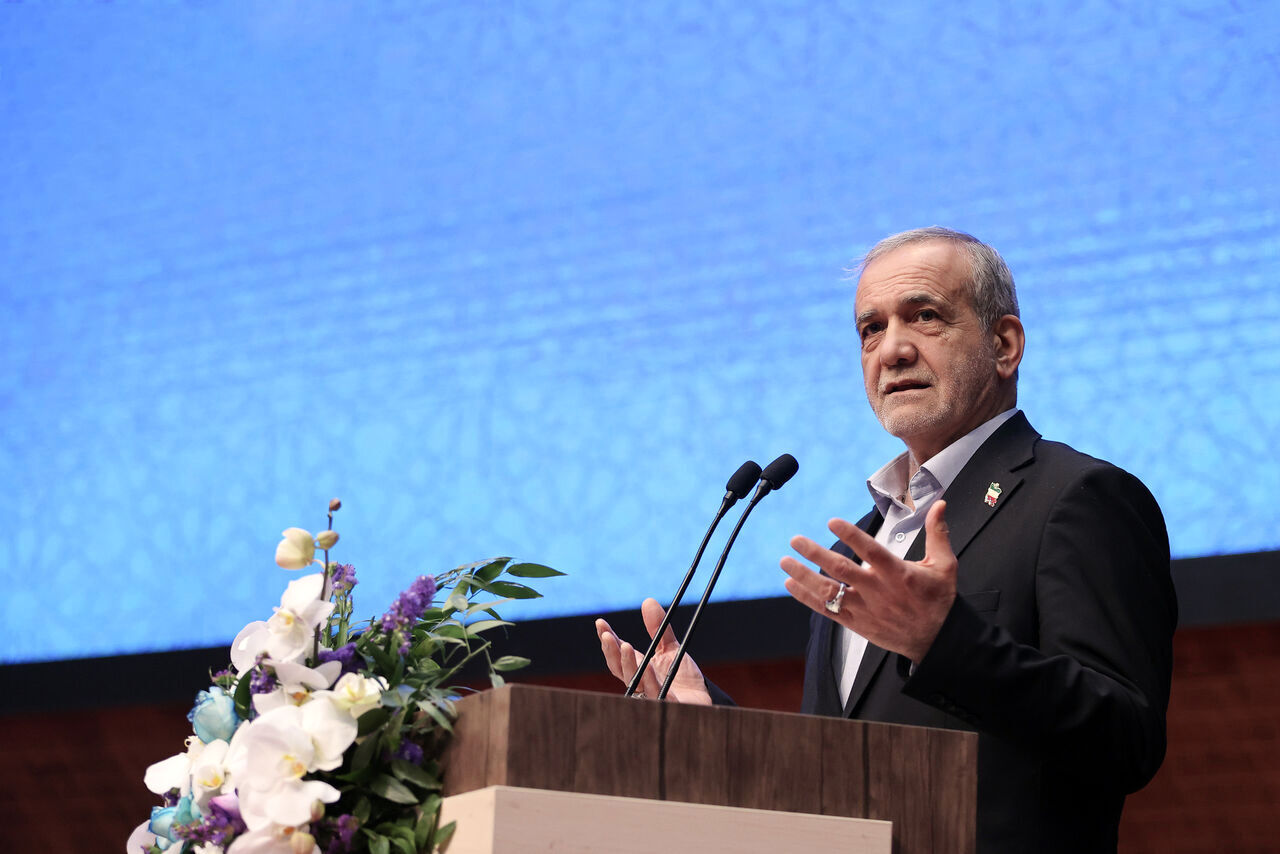 پزشکیان: اگر با هم توافق کنیم، به کسی نیاز نخواهیم داشت