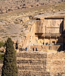 تصاویری جذاب از داخل آرامگاه داریوش کبیر