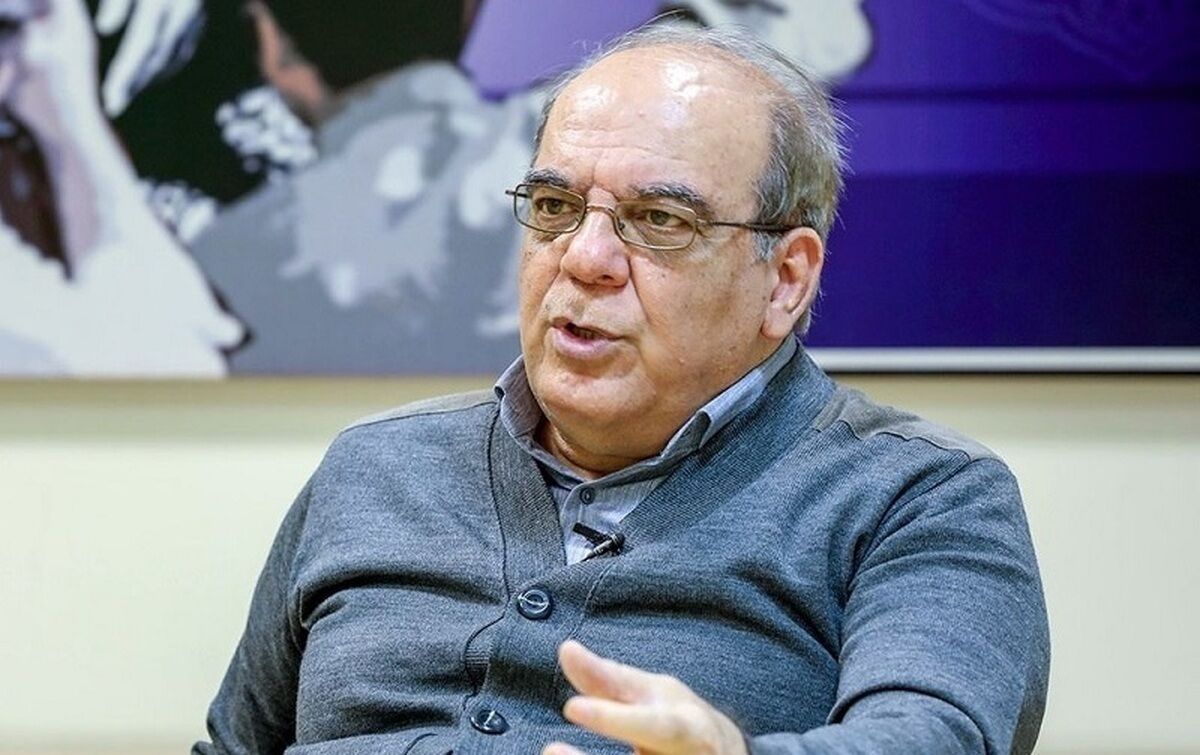 واکنش عباس عبدی به  مدیریت جلسات شورای راهبری توسط ظریف

