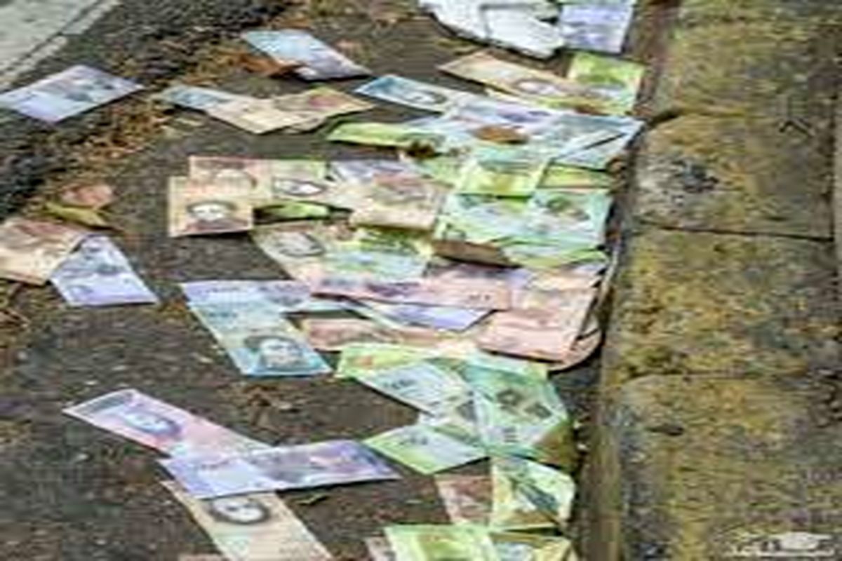 تورم بالا پول ونزوئلا را تبدیل به کاغذ رنگی کرد+عکس