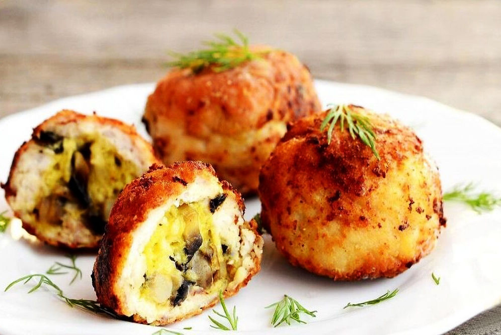 طرز تهیه کوکو سیب‌زمینی شکم‌پُر؛ مجلسی و خوشمزه