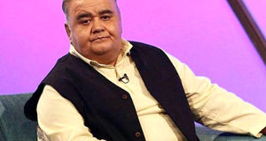  چهره جدید اکبر عبدی و همسرش با یک استایل جوان پسند