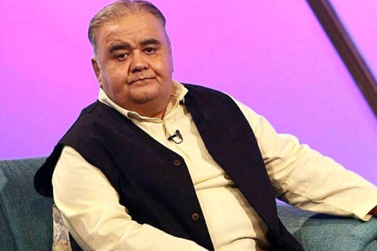  چهره جدید اکبر عبدی و همسرش با یک استایل جوان پسند