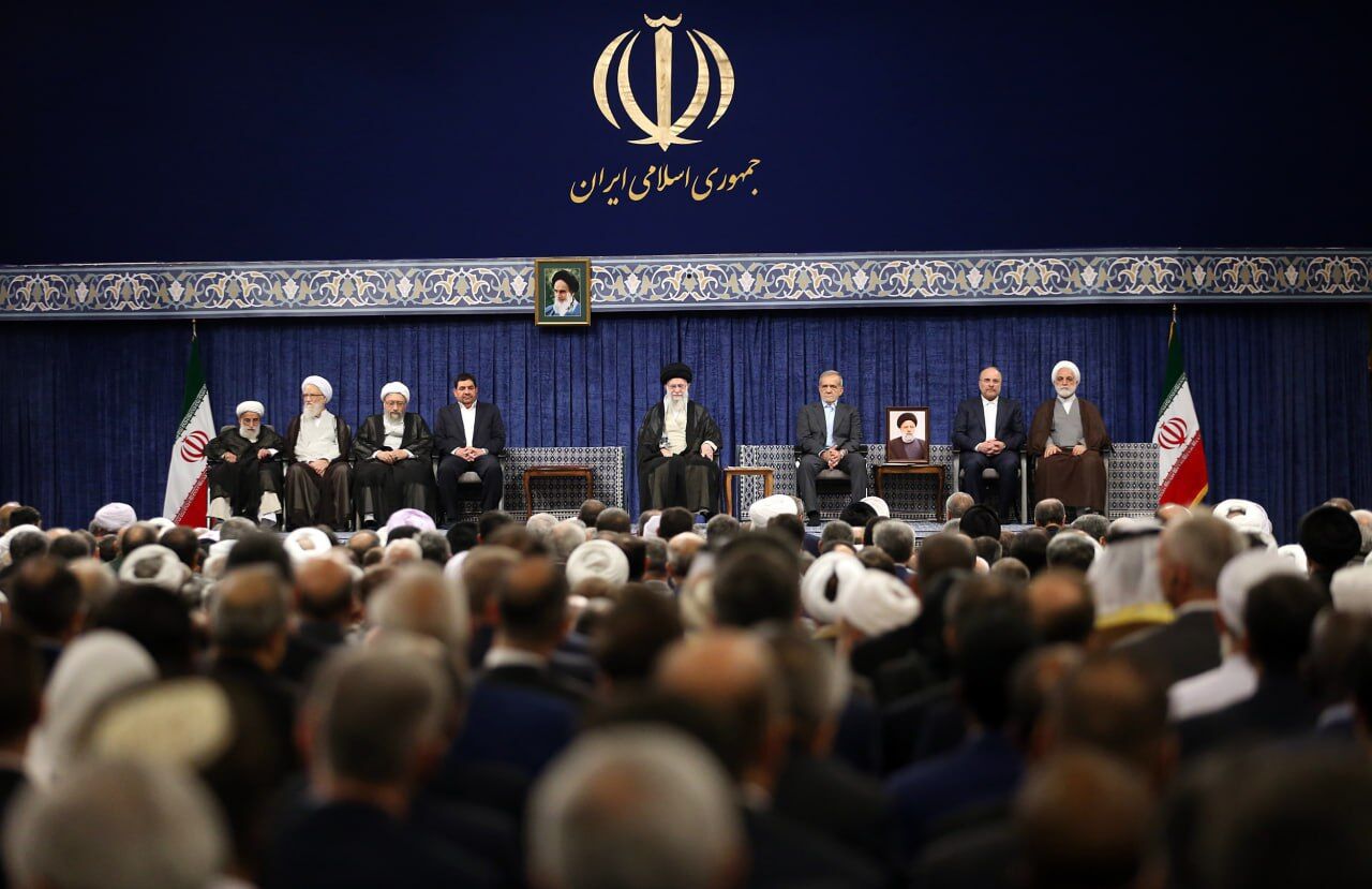  فقط این رئیس جمهور سابق کشورمان  در مراسم تنفیذ پزشکیان حضور یافت

